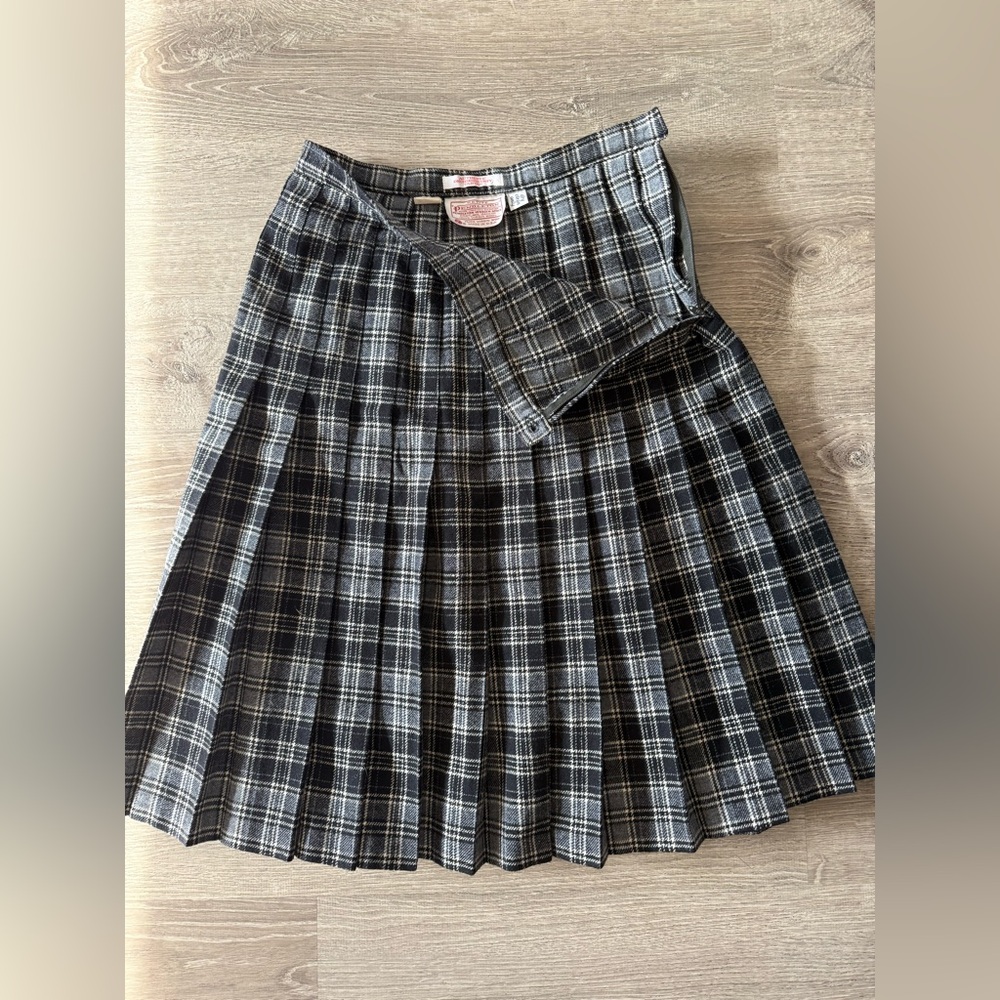 Vintage Pendleton Black and Gray Plaid skirt
